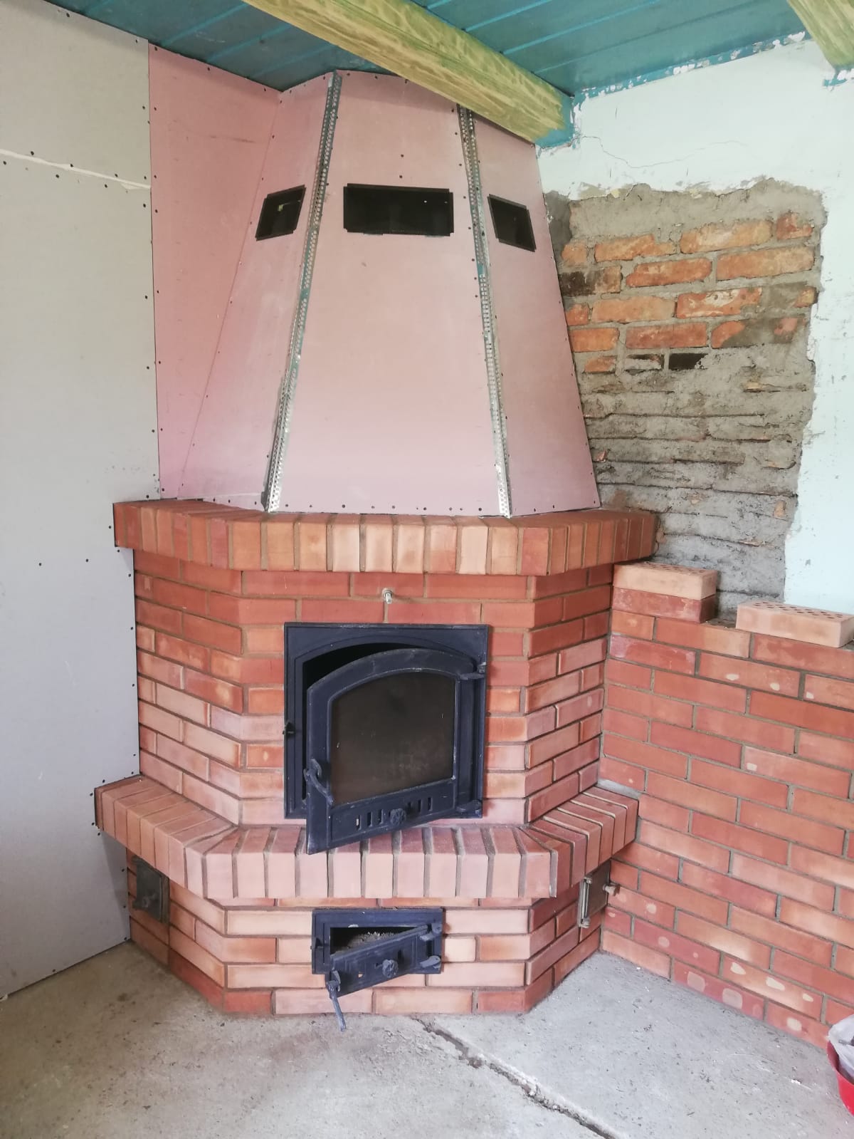 Șemineu rustic 2023